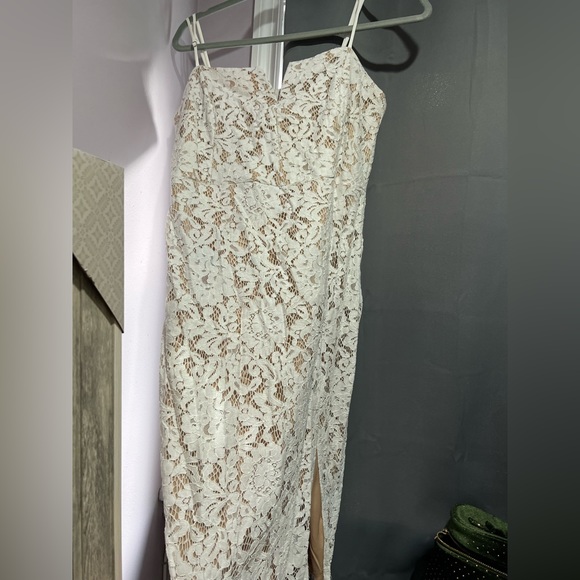 Lulus Dresses & Skirts - White lace dress
